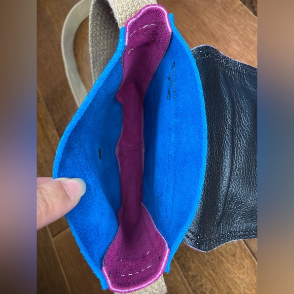 Small handmade suede crossbody bag in pink and blue. - Picture 3 of 10